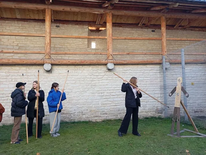 77c4cfc5-ab87-4820-a0e9-4a0ad794ca40