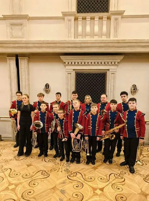 e1ff319b-1f20-4de5-8cfb-e7b630d1e43e