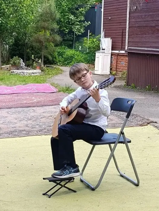 i (11)