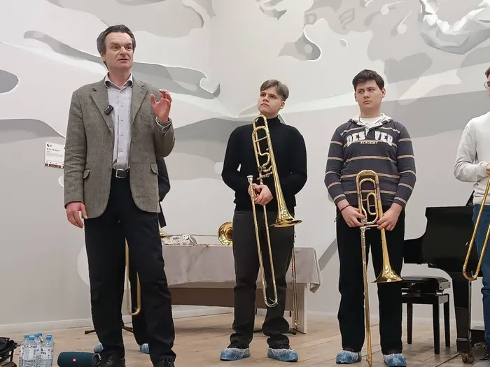 42432778-7275-4038-8c54-405b4797424b